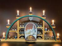 Kolbe Schwibbogen Seiffen Höhle bei Nacht